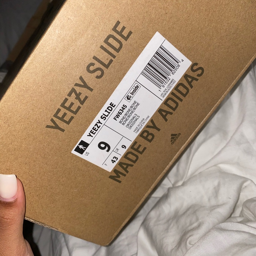 Yeezy bone slide - Picture 3 of 5